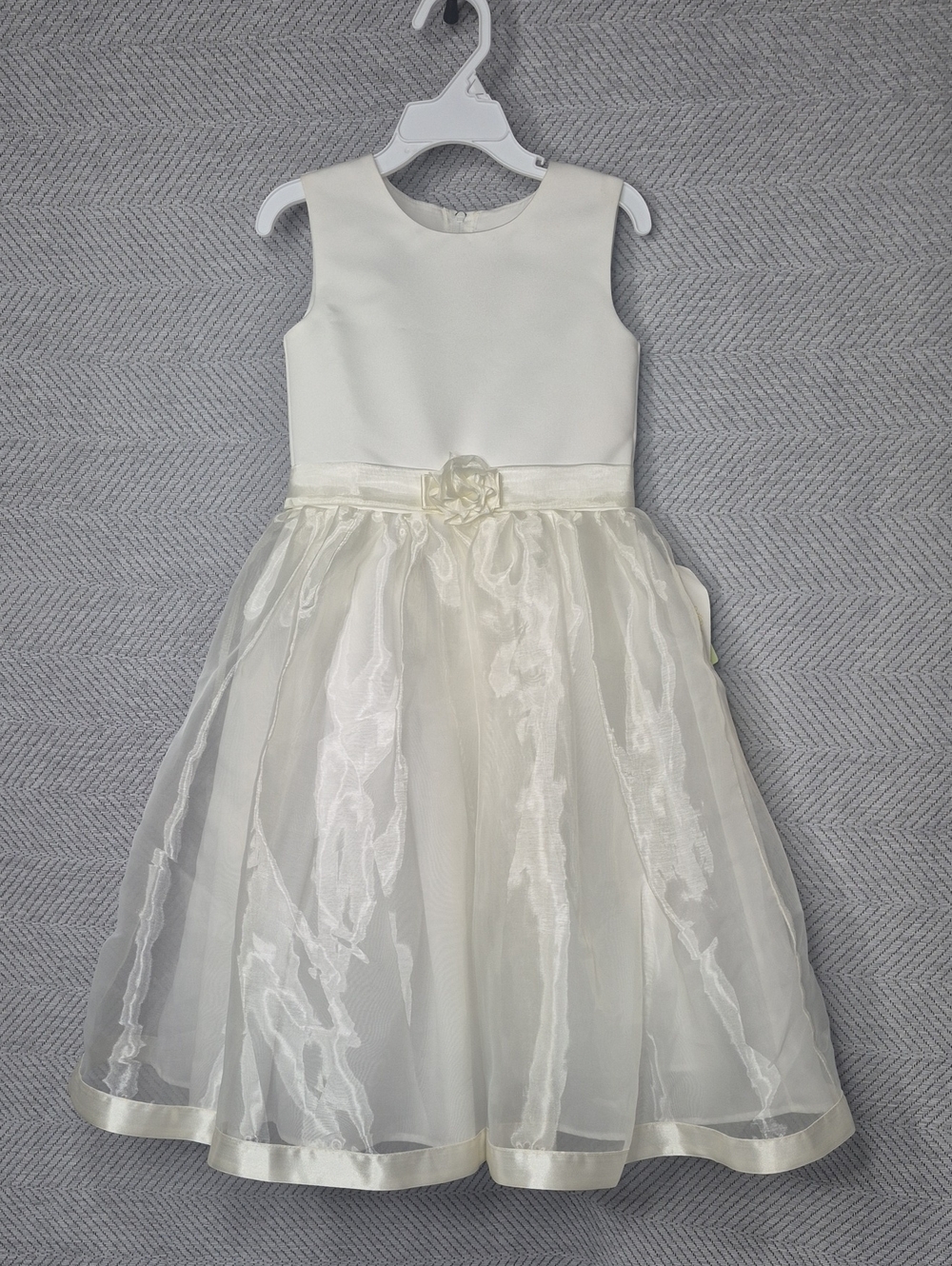 NWT The Canadian Profile Luxury Designer Flower Girl Communion Formal Dress Sz 3